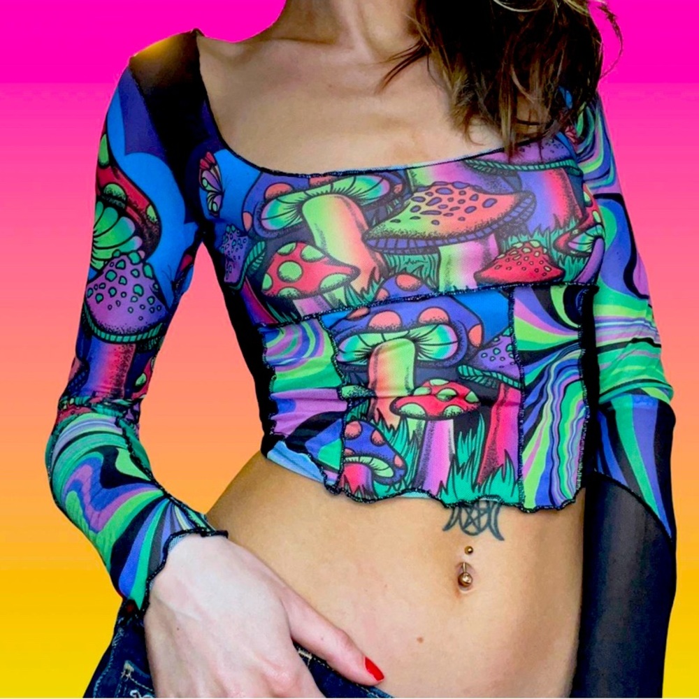 Psychedelic Mushroom Mesh 90’s millennium T-Shirt